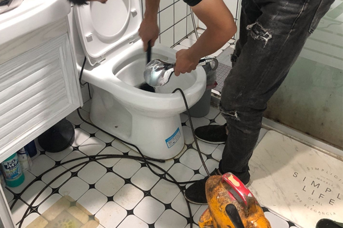 青冈疏通下水道