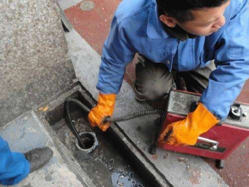 青冈疏通下水道